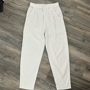 Levi’s white pleated balloon leg trouser pants women’s size 25